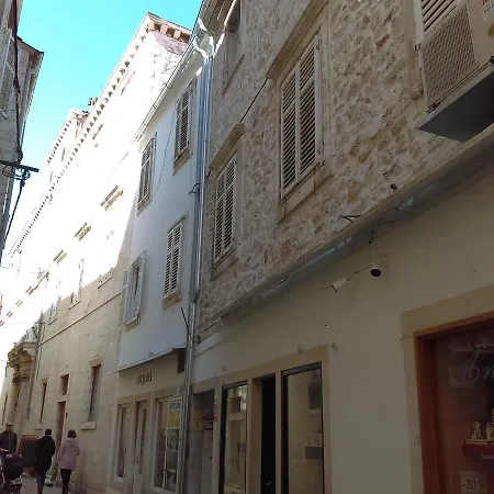 D2 4u Apartman Zára