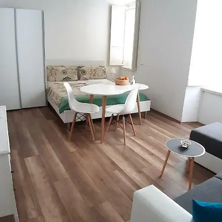D2 4u Apartman Zára