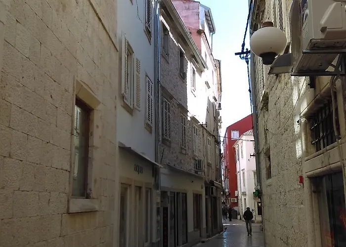 D2 4u Daire Zadar